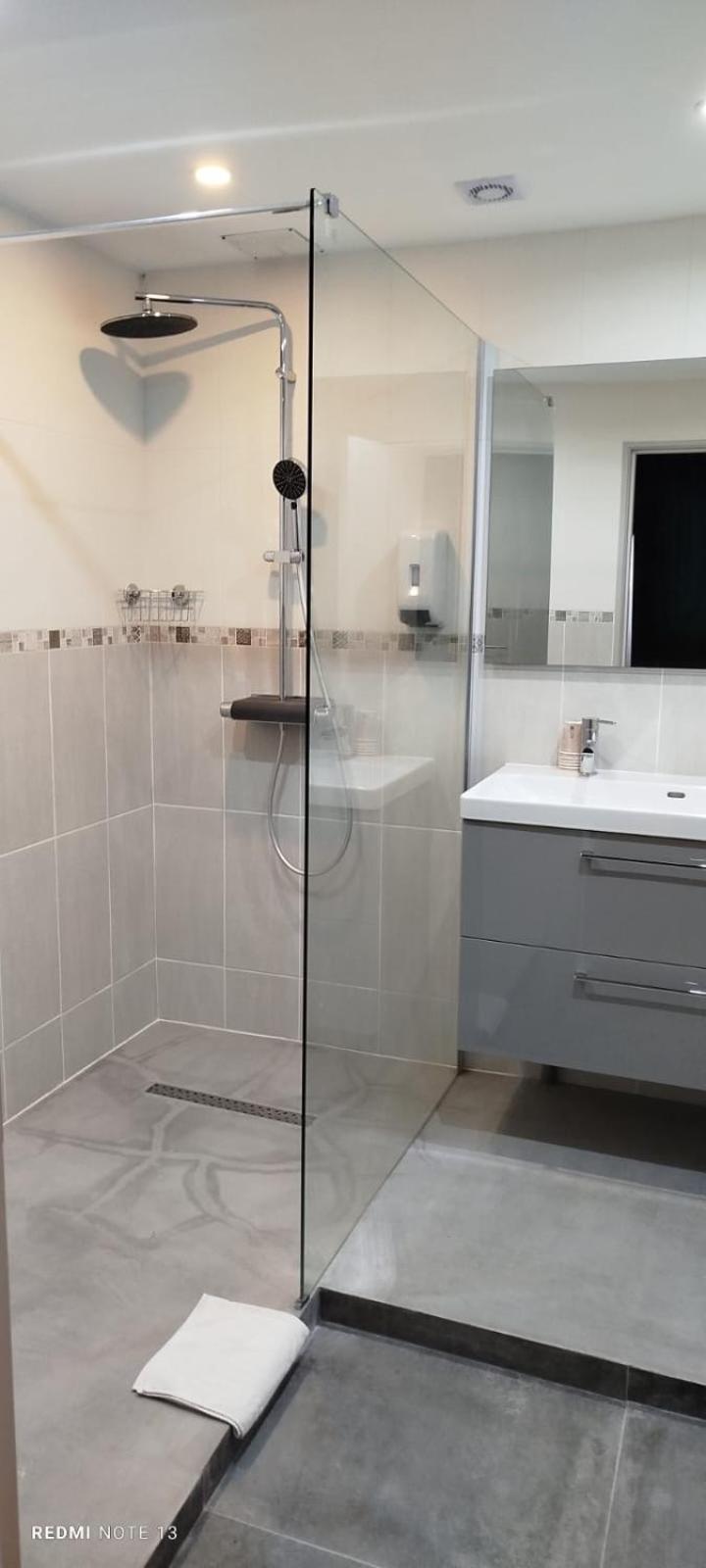 אנגלארדס-דה-סאינט-פלור Garabit Hotel מראה חיצוני תמונה