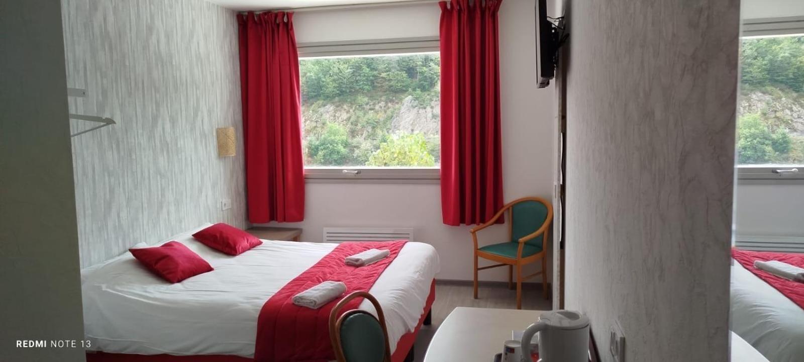 אנגלארדס-דה-סאינט-פלור Garabit Hotel מראה חיצוני תמונה